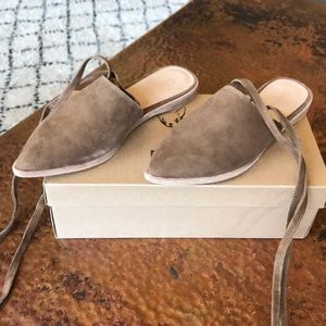 {Gee WaWa} Avril Antique Brown Suede Mules. Size 7